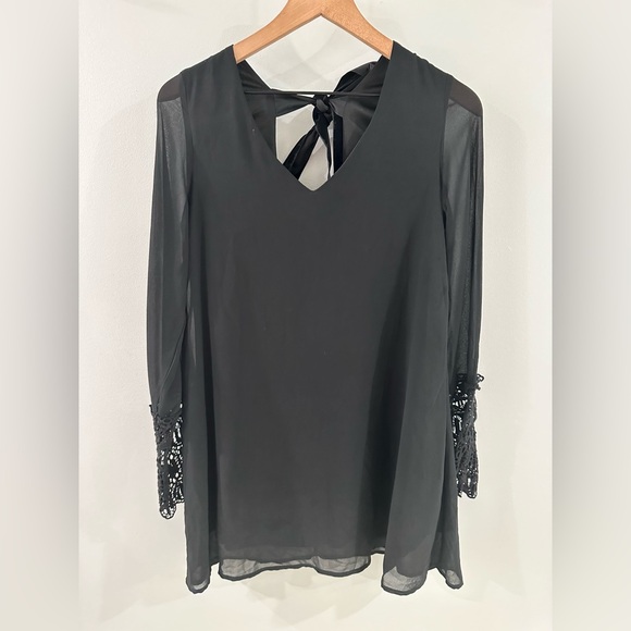 Umgee Long Sleeve Crochet Trim Dress Black Size Small - Picture 3 of 5